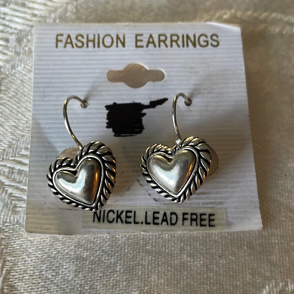 Heart Valentine 💘 Bundle Earrings & Pins - Picture 4 of 7